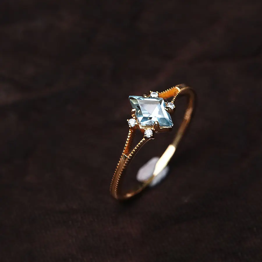 925 Sterling Silver Zircon Rhombus Ring - Size 8