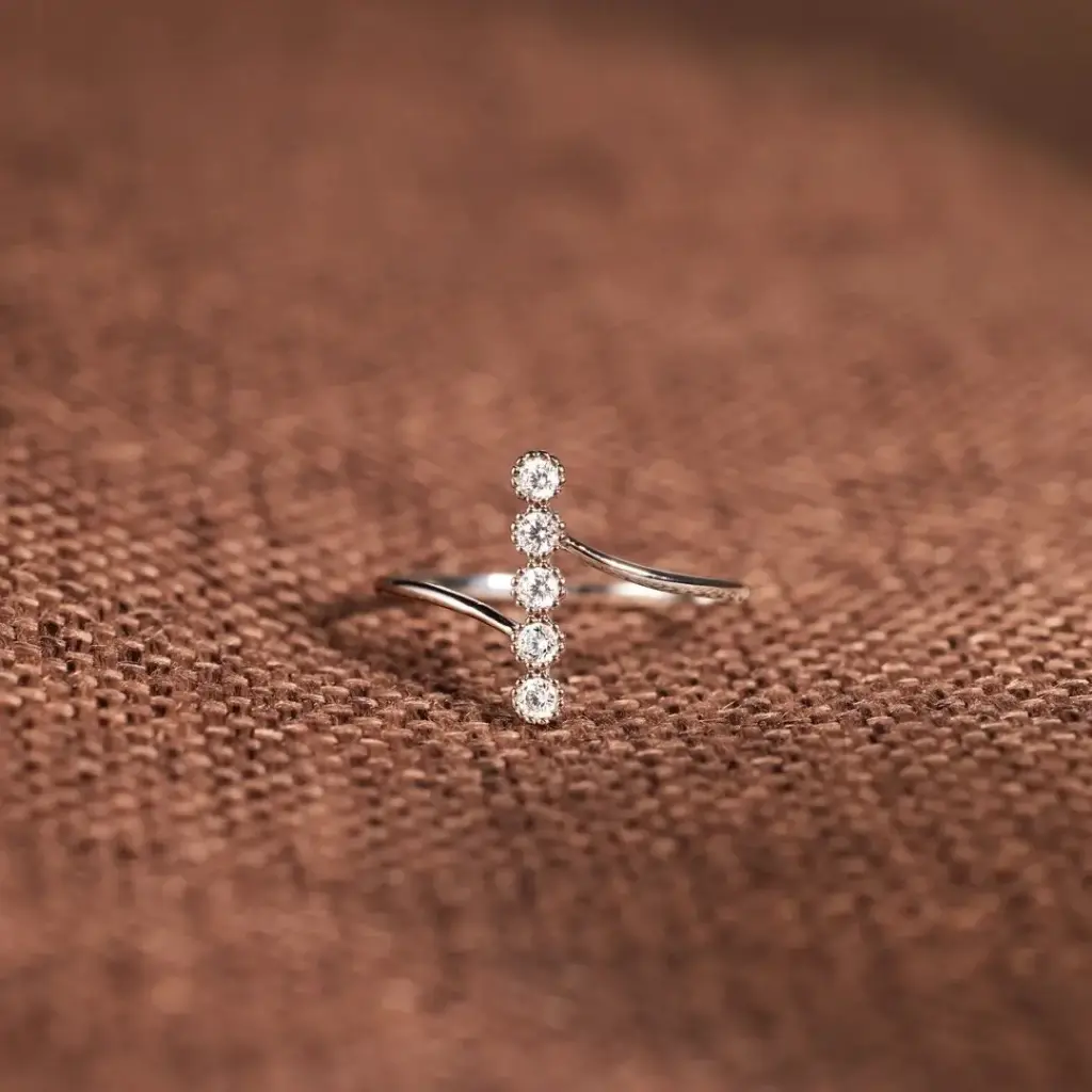 Sterling Silver ring with cubic zirconia stones - Size #8