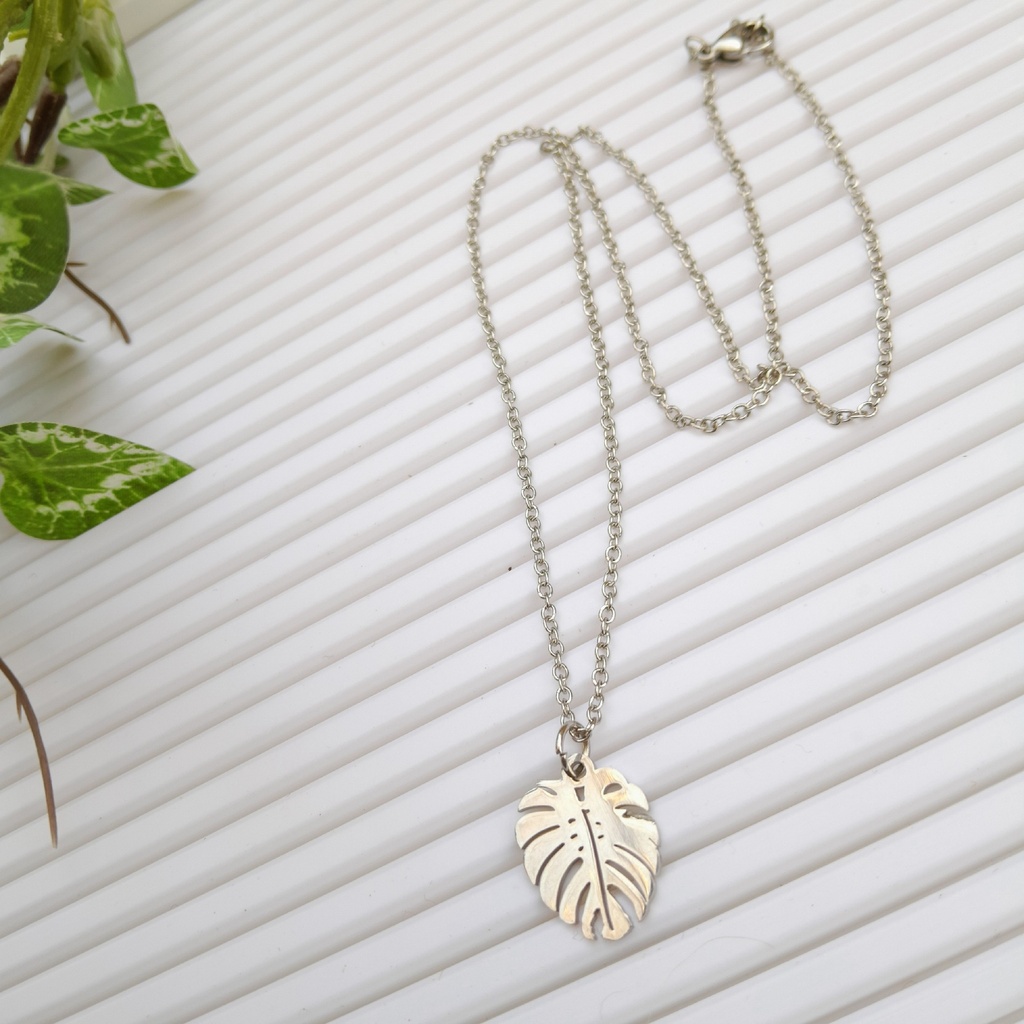 Stainless steel Monstera leaf necklace