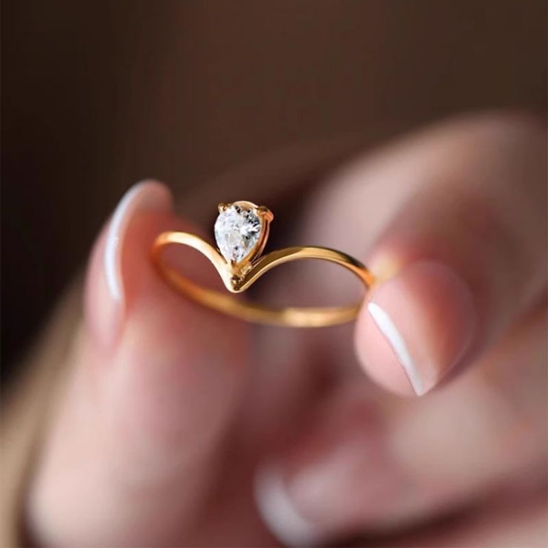 [ring06] Titanium Steel Cubic Zirconia V Shape Ring - Size #8