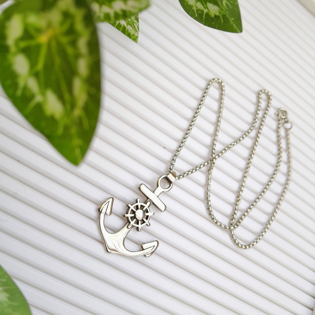 304 Stainless Steel Compass Necklace