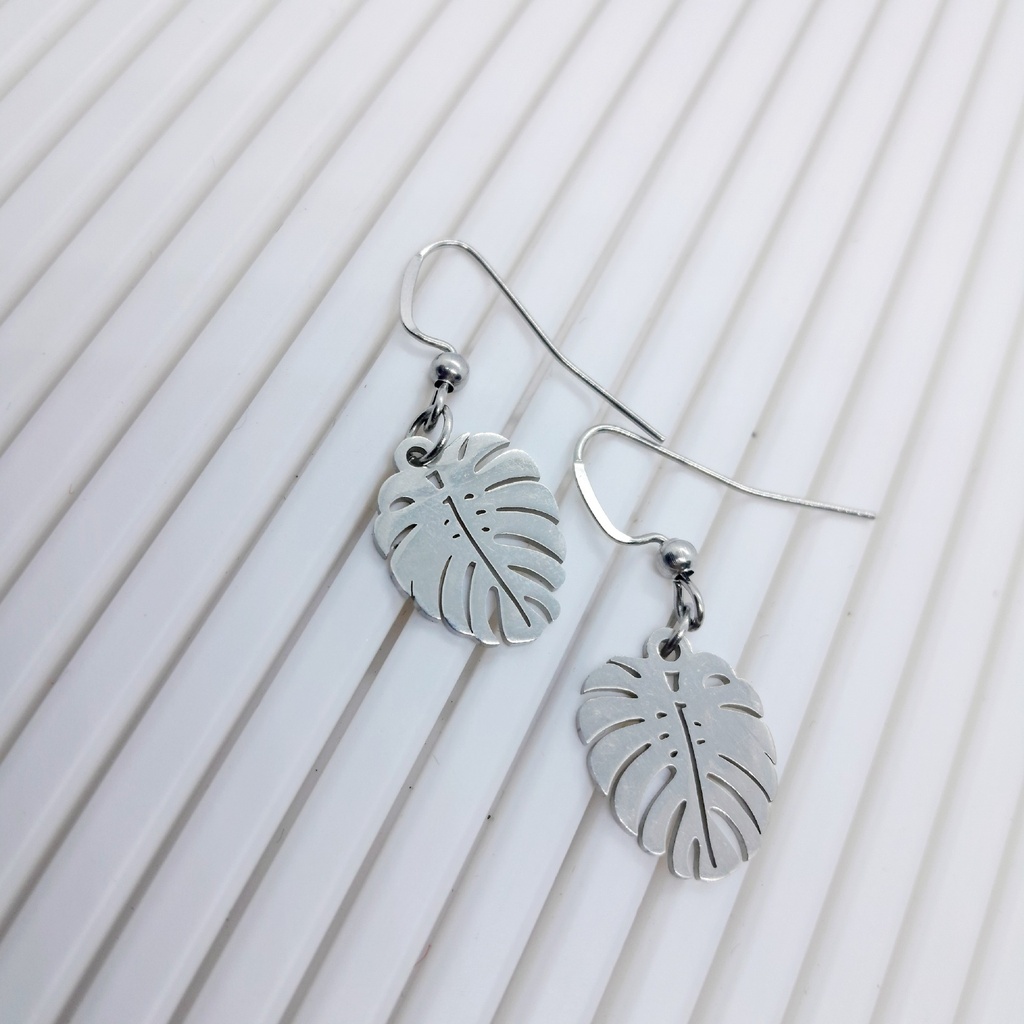[ear43] Stainless Steel Monstera Leaf Hooks