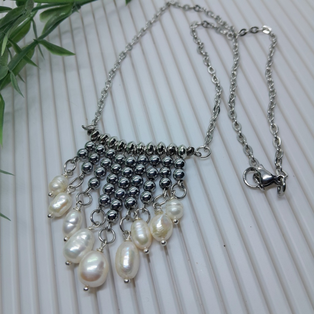 Natural fresh water pearl necklace with stainless steel chain