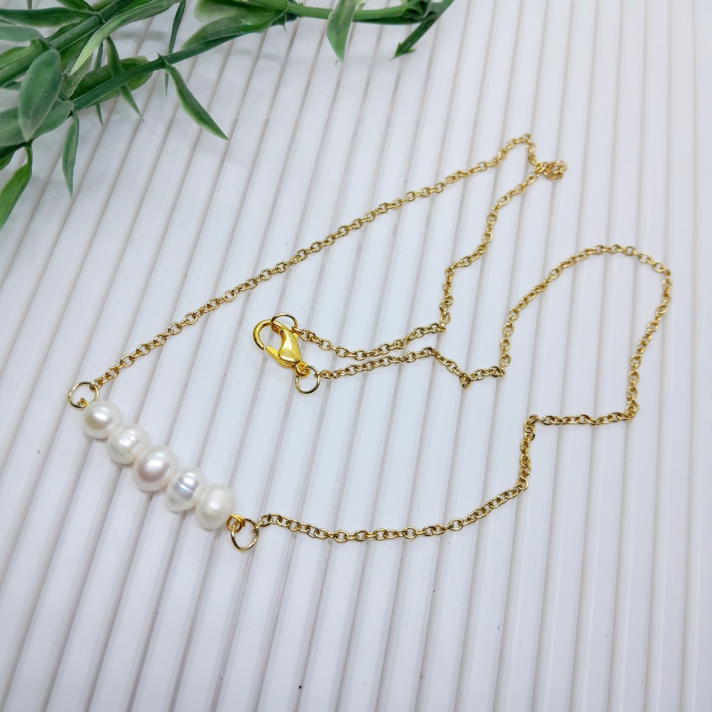 Natural fresh water pearl necklace with gold stainless steel chain