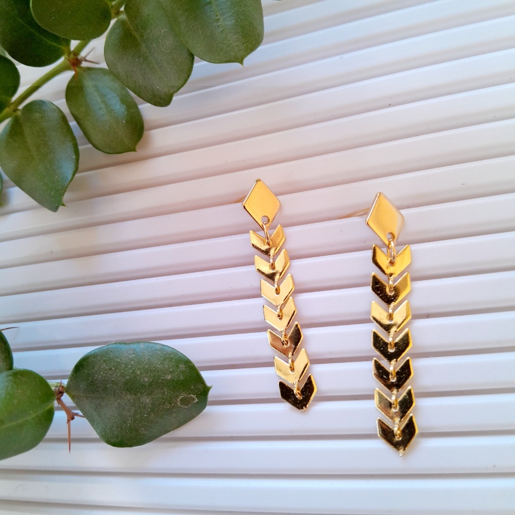 [ear51] Gold Stainless Steel studs with leaf chain