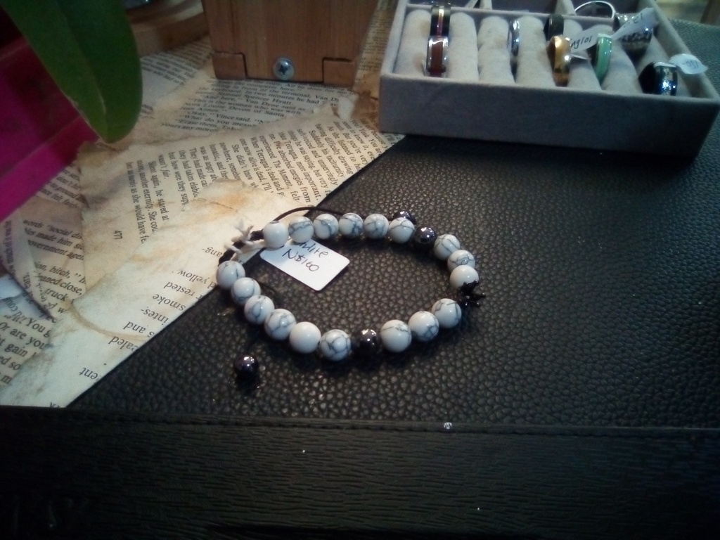 Howlite