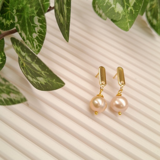 Gold Stainless Steel earring studs with Natural Fresh Water Pearl beads 