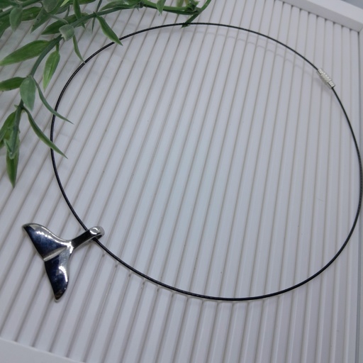 stainless steel whale tail necklace 