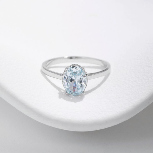 [ring44] 925 Sterling Silver ring with light blue oval Cubic Zirconia - Size #6